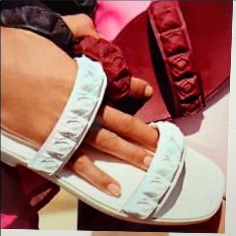 NIB Stuart Weitzman Rosita Sandals